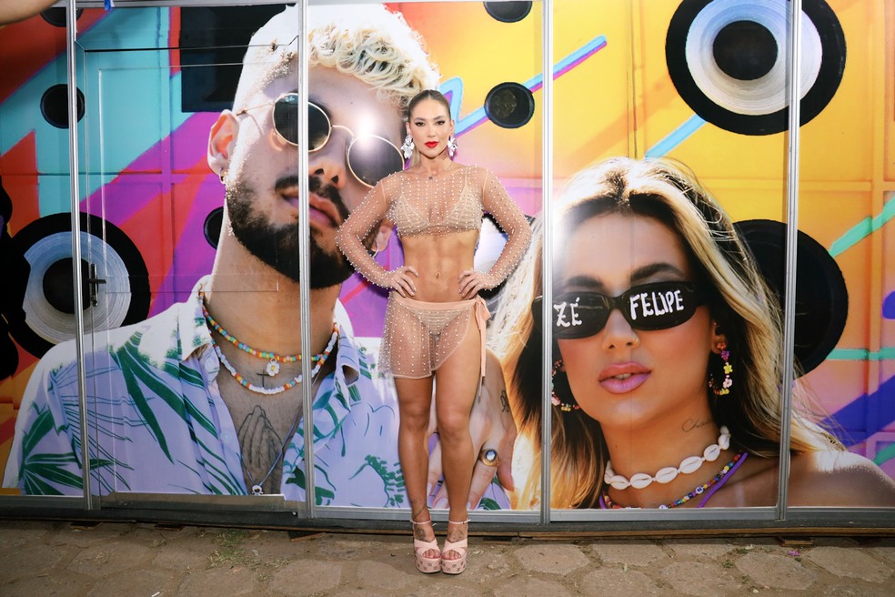 Virginia Fonseca aposta em look transparente para comemorar seu aniversário em evento muscial — Foto: Lucas Ramos / Brazil News.