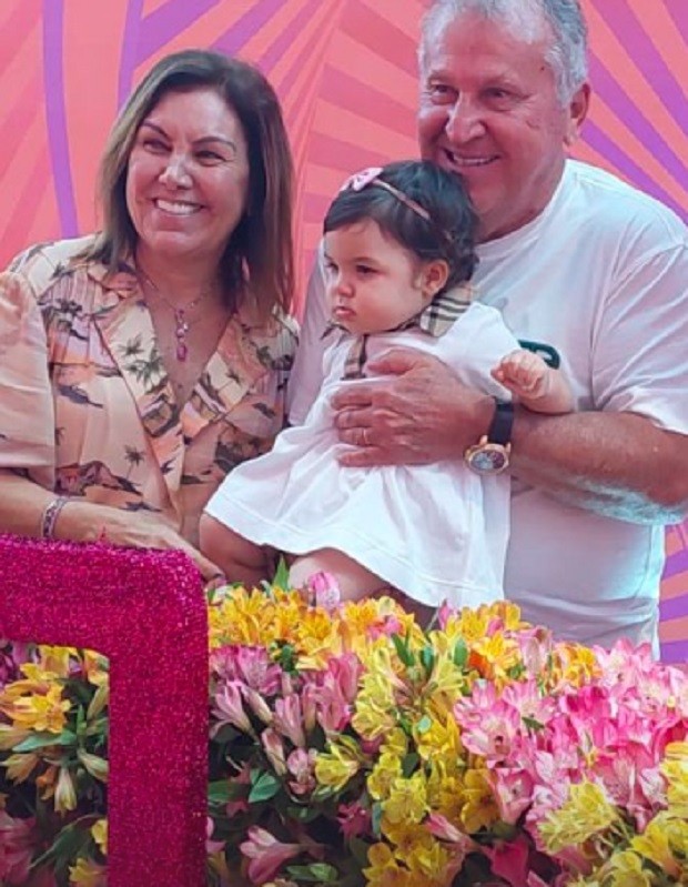 Zico com a mulher, Sandra, no aniversário da neta Sofia (Foto: Reprodução/Instagram)