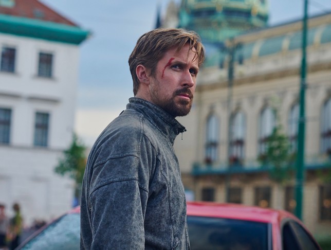 O ator Ryan Gosling em cena de Agente Oculto (2022) (Foto: Reprodução)