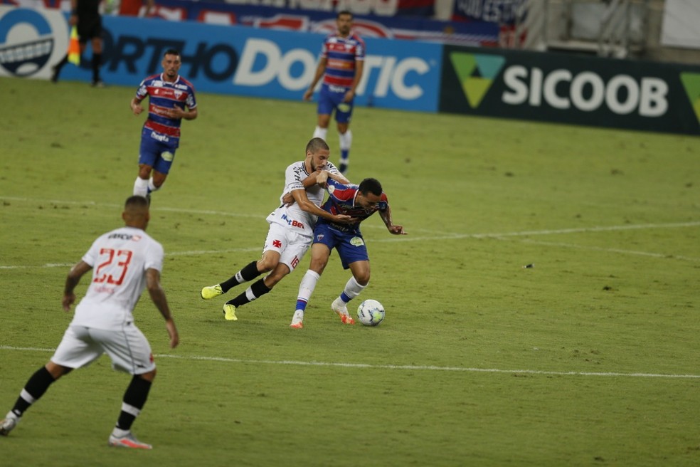 Vasco sofre derrota para o Fortaleza e entra no Z-4 � Foto: Kid J�nior/SVM