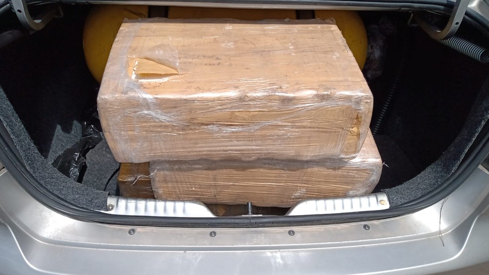 Carga de maconha encontrada em carro na Grande Natal — Foto: PRF/Cedida