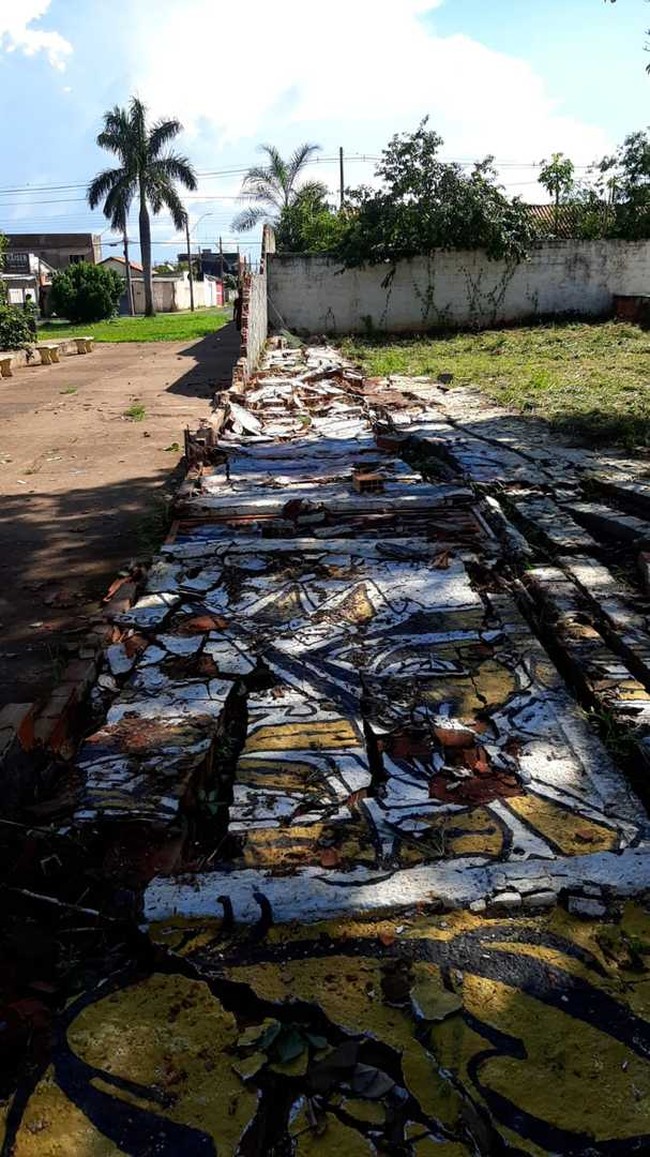 Muro de escola estadual cai após chuva em Uberlândia