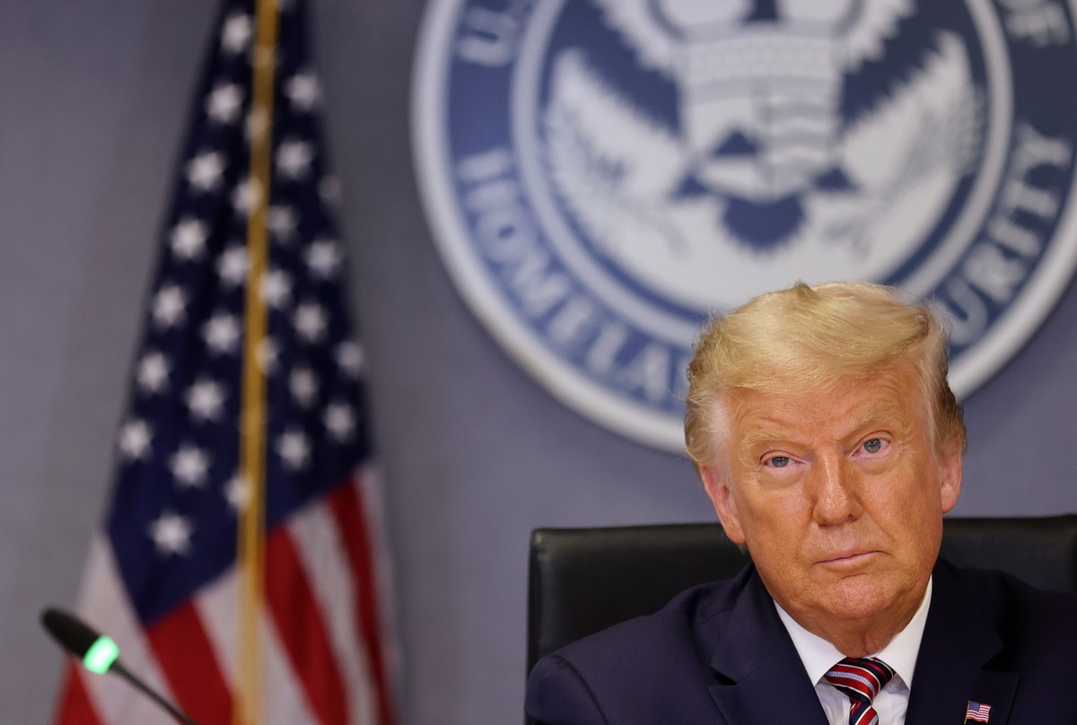 Trump anuncia redução de cota de importação do aço do Brasil