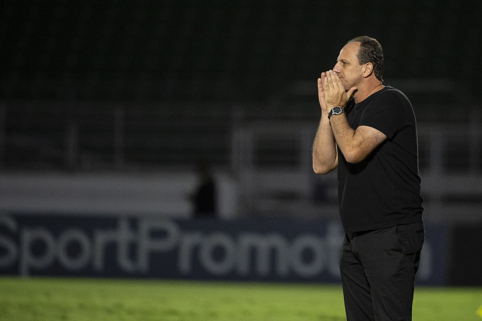 Rogério Ceni, técnico do Flamengo, na partida contra o Bragantino — Foto: Alexandre Vidal/Flamengo