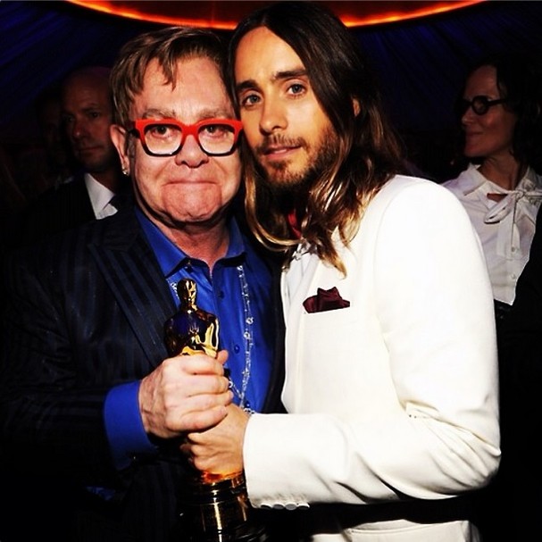 Jared Leto e Elton John com a estatueta do Oscar (Foto: Reprodução Instagram)