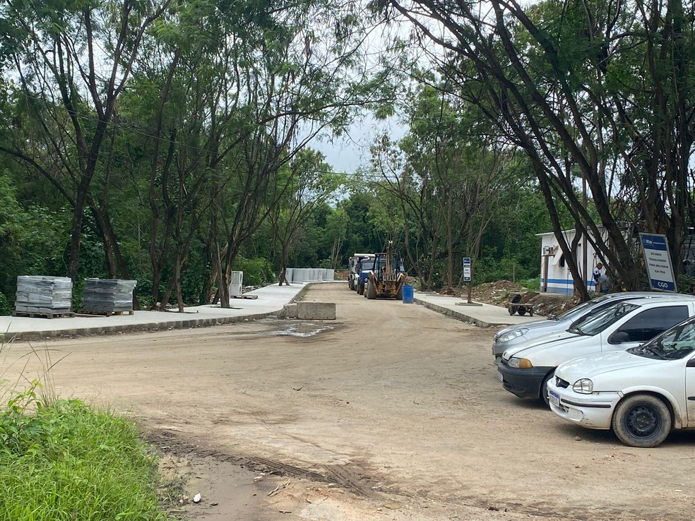 Obra de construção da rua de acesso ao CT do Fluminense — Foto: ge