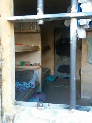 Presos serraram grades de cela de cadeia em Salvador (Foto: Divulgação/Sinspeb-BA)
