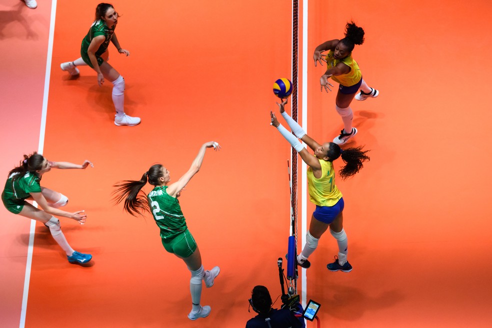 Brasil não teve problemas para vencer a Bulgária — Foto: Divulgação/FIVB