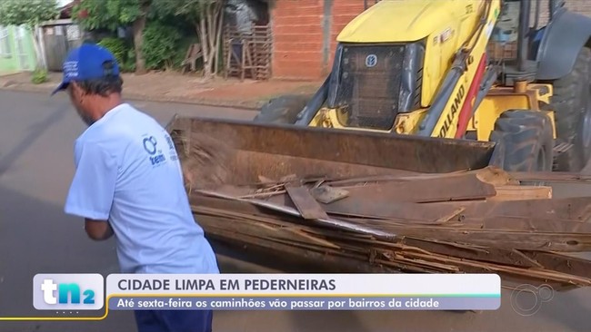 Projeto Cidade Limpa percorre bairros em Pederneiras