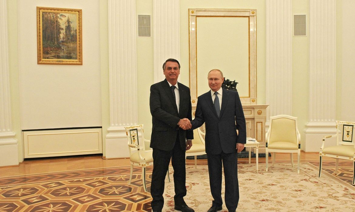 Jair Bolsonaro e Vladimir Putin em encontro na Rússia (Foto: Oficial Kremlin/PR)