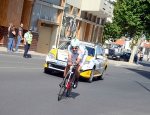 Ciclista Magno Nazaret, de Pindamonhangaba, na 74ª Volta Ciclística de Portugal (Foto: Luis Claudio Antunes/PortalR3)