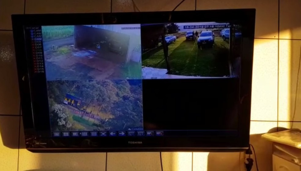 De acordo com a PF, um dos grupos mantinha uma central de monitoramento em frente a um posto da PRF para se prevenir contra fiscalizações. — Foto: Divulgação/PRF