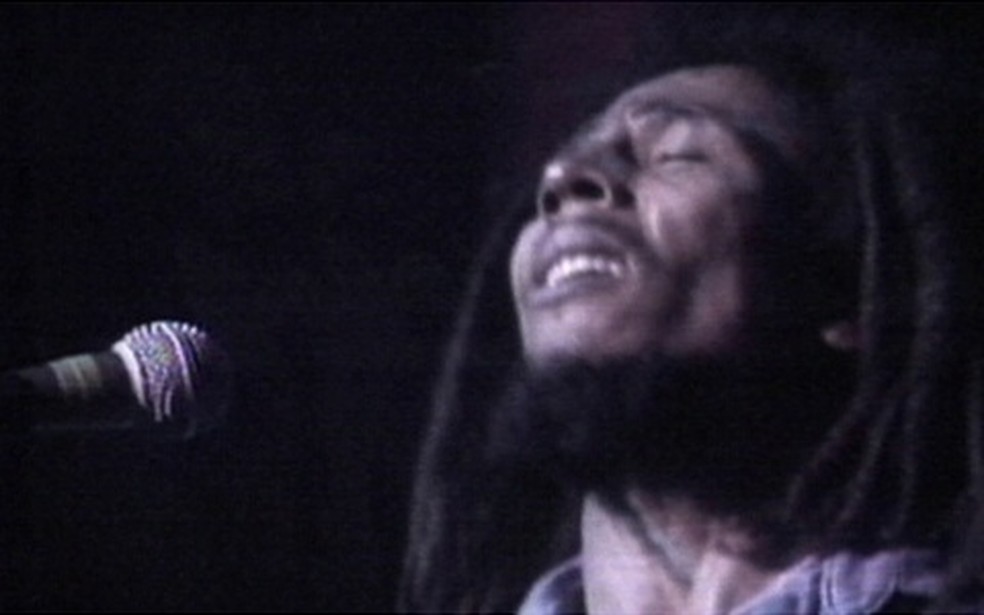 Junto com o grupo The Wailers, Bob Marley lançou mais de 20 álbuns, entre versão de estúdio e ao vivo — Foto: Reprodução TV Globo