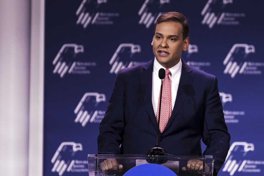 George Santos discursa em evento da Coalizão Judaica Republicana em novembro
