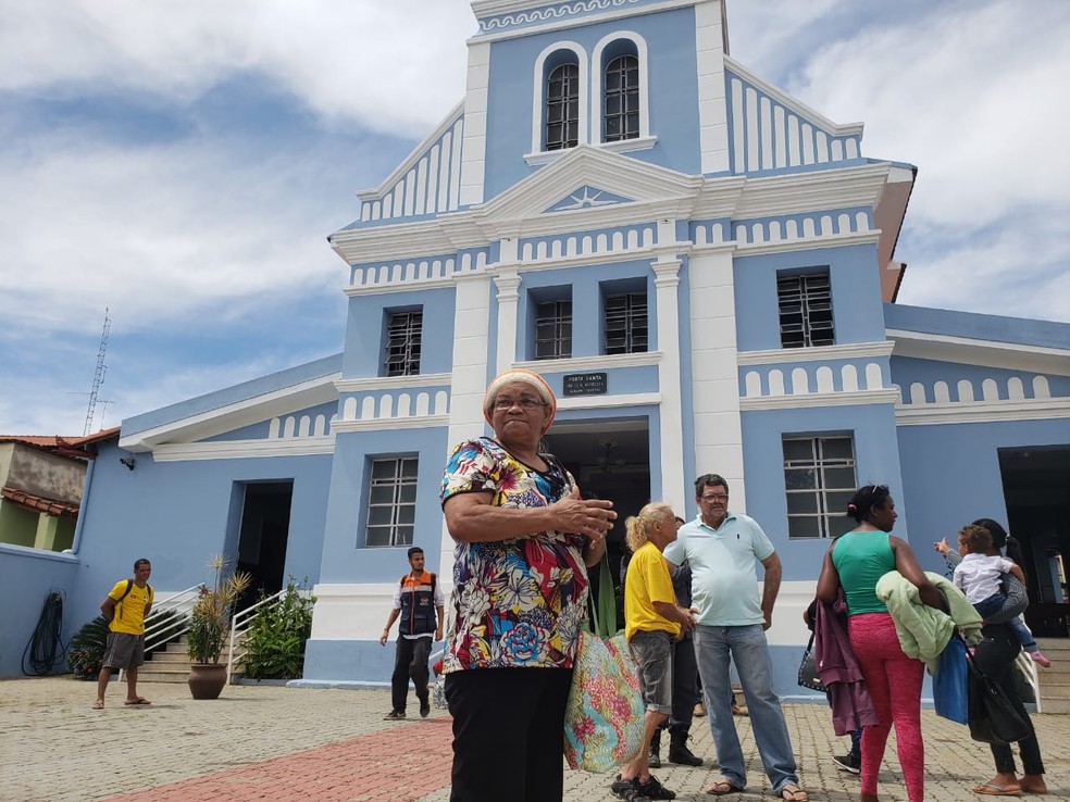 Moradores retirados de casa no bairro Pires comeÃ§am a chegar na Igreja Matriz de Brumadinho â€” Foto: G1/BH