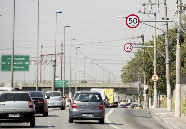 Placas indicam velocidade máxima em São Paulo (Foto: Marcelo Camargo/Agência Brasil)