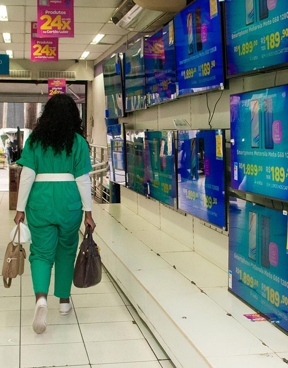 Manufacturers Bet On Big Screen TVs For FIFA s World Cup Business 