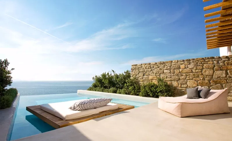 Piscina privativa em suíte no hotel em que Simaria está hospedada (Foto: Reprodução)