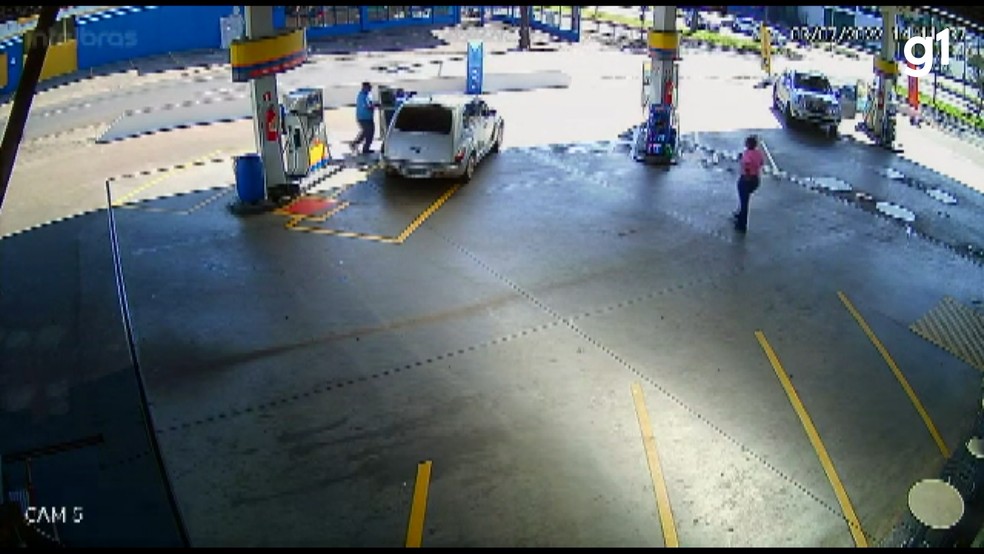 Motorista fugiu sem pagar após abastecer — Foto: Câmera de segurança