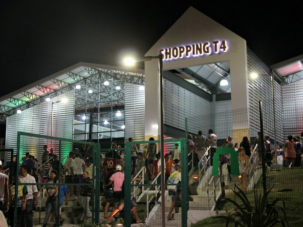 Shopping fica localizado no bairro Jorge Teixeira, na Zona Leste de Manaus (Foto: Indiara Bessa/G1 AM)