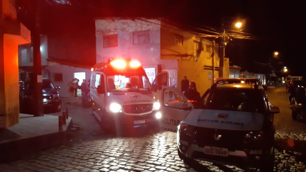 Mulheres foram atendidas e levadas ao hospital â€” Foto: SÃ©rgio Henrique Santos/Inter TV Cabugi