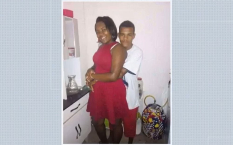 Casal e filha de 11 anos foram mortos dentro de casa em Feira de Santana — Foto: Reprodução/TV Subaé