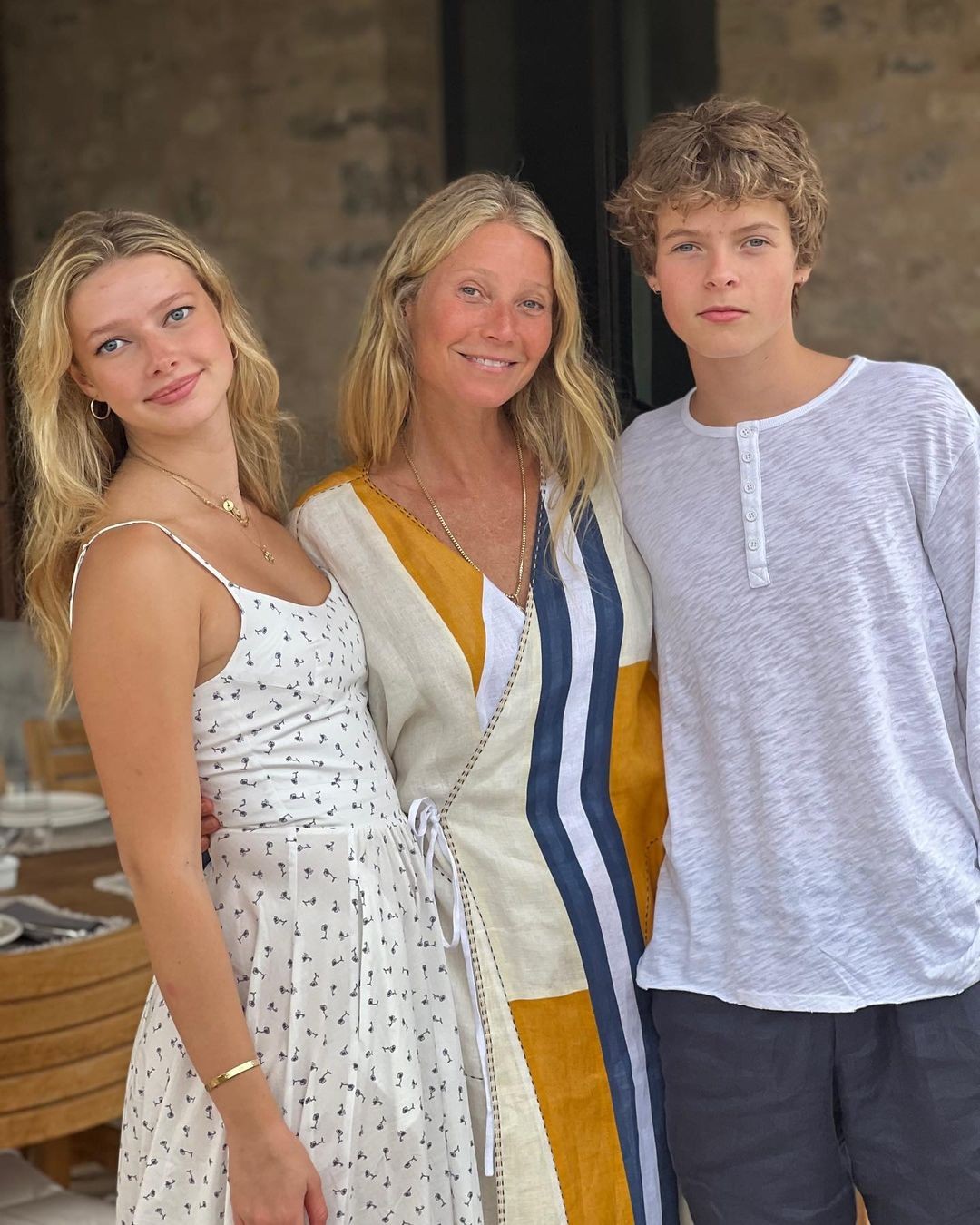 Gwyneth Paltrow a filha Apple, 18, e filho Moses, 16 (Foto: Reprodução/ Instagram)