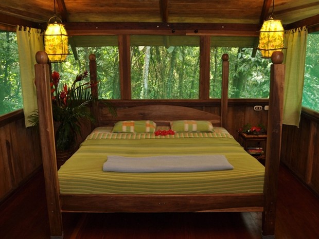 Quarto em uma das casas na árvore do Hotel Tree House Lodge, na Costa Rica (Foto: Divulgação/Tree House Lodge)