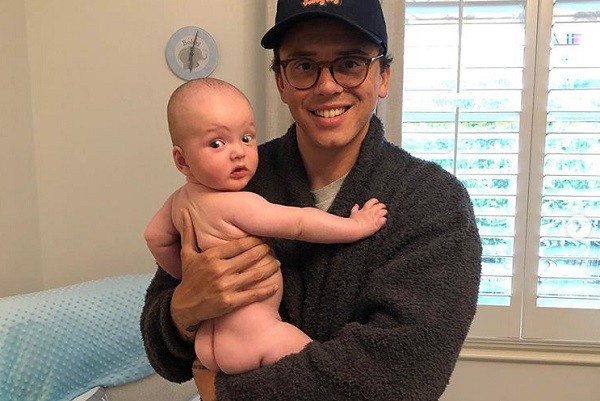 O rapper Logic com seu filho Little Bobby (Foto: Instagram)