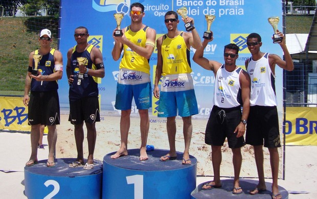 vôlei de praia Beto Pitta, Lipe, Fabio Luiz, Oscar, Rhuan, Carlos campinas (Foto: Divulgação / CBV)