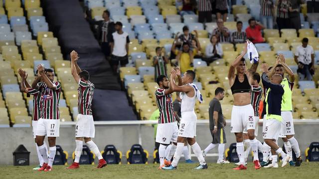 Jogadores do Fluminense agradecem torcida apÃ³s vitÃ³ria