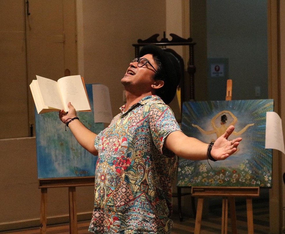 Poeta Rodrigo Bico se apresenta em Caraúbas e Tenente Laurentino — Foto: Augusto César Gomes