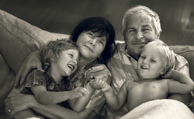 Os avós com os dois netos, em um dos momentos de cumplicidade. (Foto: Ivette Ivens)