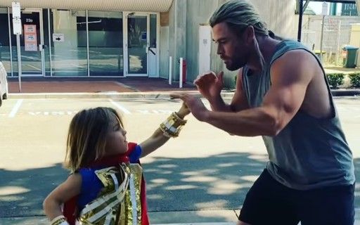 Filhos de Chris Hemsworth estão em Thor: Amor e Trovão