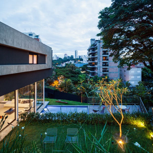 Casa de concreto e metal em São Paulo (Foto: Rafaela Netto / divulgação)