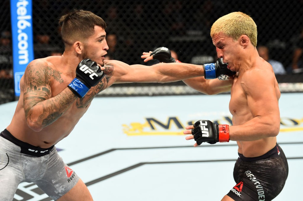 Sergio Pettis superou Joseph Benavidez no card preliminar (Foto: Getty Images)