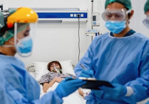 A OMS recomenda o uso de baricitinibe em pacientes graves (Foto: Getty Images via BBC News Brasi)