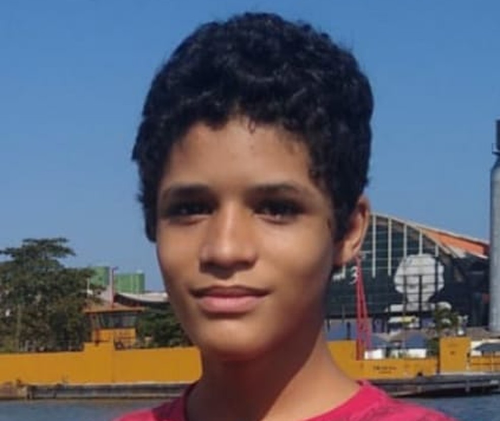 Daniel, de 12 anos, está desaparecido no mar de Guarujá, SP — Foto: Reprodução