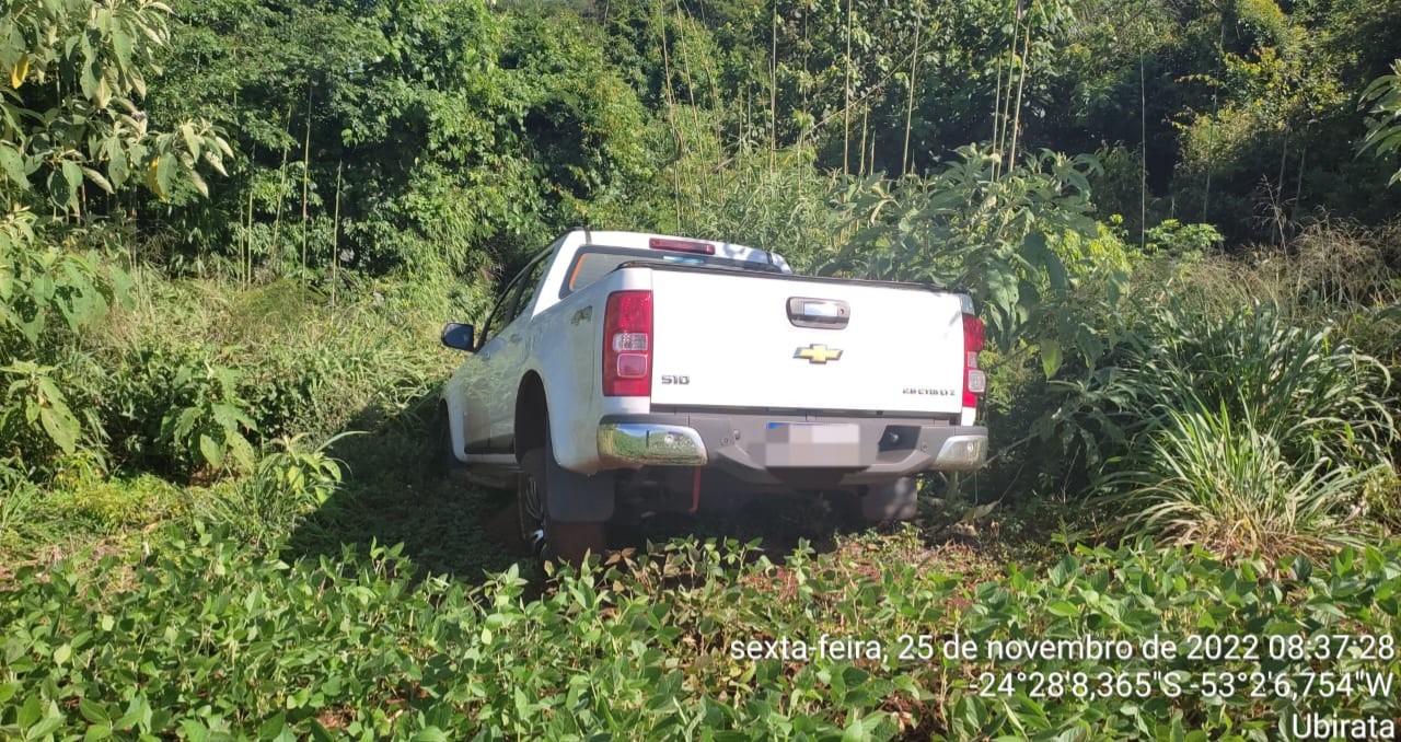 PM localiza caminhonete de mulher morta estrangulada em matagal em Ubiratã