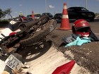 Motociclista que morreu após cair de viaduto é sepultado no Gama, no DF