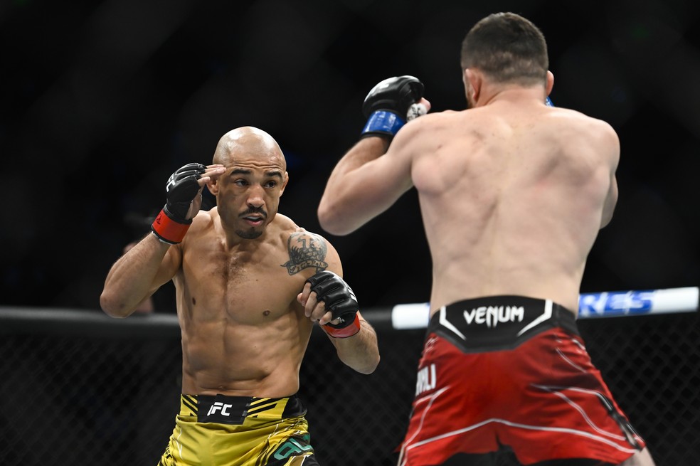 UFC 278: Jose Aldo x Merab Dvalishvili — Foto: Alex Goodlett/Getty Images