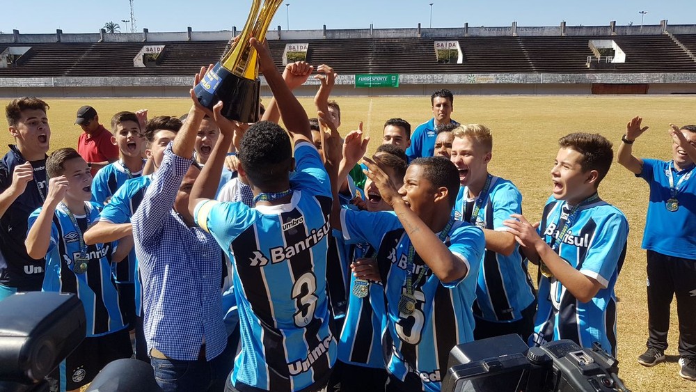 Grêmio vence RB Brasil e conquista torneio sub-15 em Campo Grande