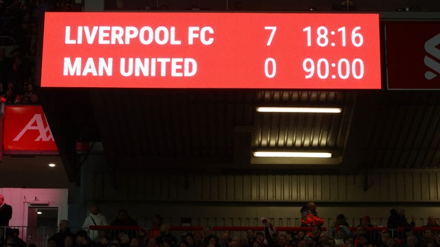 Liverpool goleia Manchester United por 7 a 0