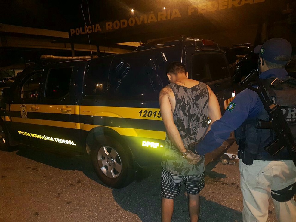 Naldinho da Radio Primo de Fernandinho BeiraMar é preso na rodovia Presidente Dutra, Zona