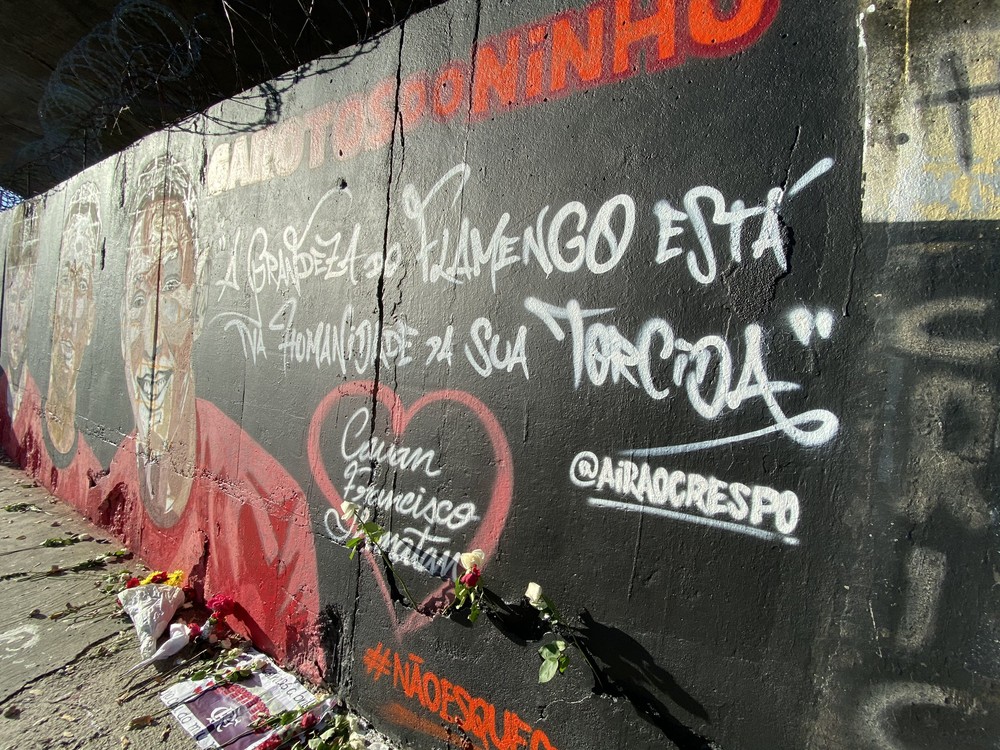 Flamengo x Madureira é marcado por homenagens a vítimas de incêndio no Ninho do Urubu