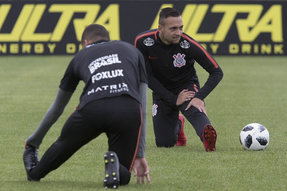 Jornalista italiano coloca Maycon, do Corinthians, na mira do Napoli