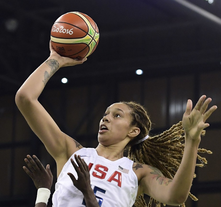 Brittney Griner tem retorno incerto à WNBA por problema com voos