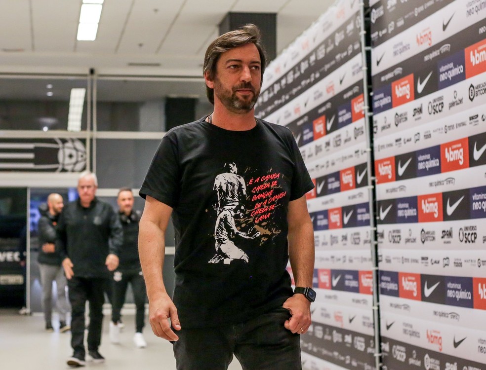 Duilio elogia VP e diz que o Corinthians recusa proposta de empresários todos os dias