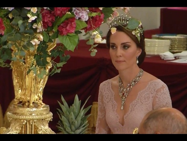 Kate Middleton no jantar de gala (Foto: Reprodução/Twitter (Kate Middleton Style))