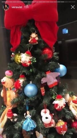 Vera Viel mostra árvore de natal luxuosa de sua mansão (Foto: Reprodução/ Instagram)